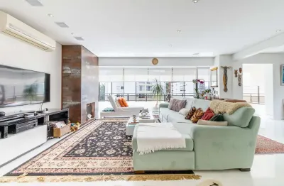 Apartamento com 210 m², 4 quartos sendo 3 suítes à venda no bairro vila nova conceição.