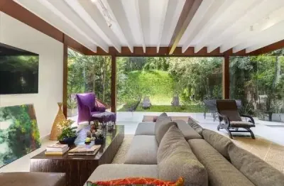 Casa com 292m², 3 quartos sendo 3 suítes à venda no bairro morumbi.