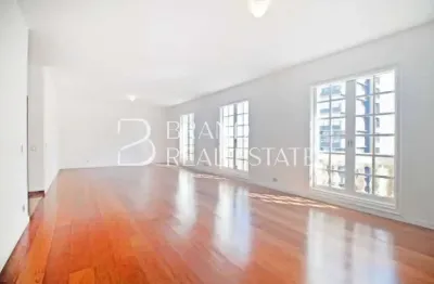 Apartamento á venda de 272 m², com 4 quartos e 2 vagas no bairro jardim paulista.