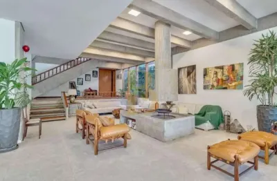 Casa reformada no alto da boa vista com 720 m² de área construída 4 suítes 8 vagas