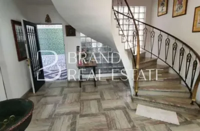 Casa á venda com 370 m², 4 quartos e 05 vagas no bairro jardim paulista.