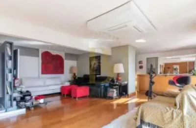 Cobertura á venda de 200m², com 02 dormitórios e 02 vagas no jardim américa