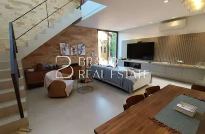 Casa com 400 m² de área construída, 5 quartos sendo 3 suítes à venda no bairro Vila Madalena.