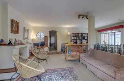 Casa à venda com 329m² - 4 quartos  (3 suítes) - 3 vagas - 5 banheiros - alto da boa vista / sp