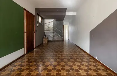 Sobrado com 130 m², 3 quartos sendo 1 suíte à venda no bairro campo belo.