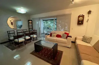 Apartamento á venda com 137m², 04 dormitórios e 03 vagas em moema sp.