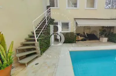 Excelente casa em localização cobiçada no jardim paulista.