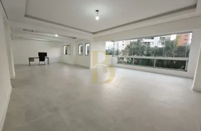 Apartamento á venda com 200m², 3 quartos e 3 vagas no campo belo.