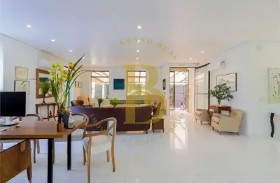 Casa á venda de 480m², com 8 quartos e 10 vagas no bairro pacaembu.