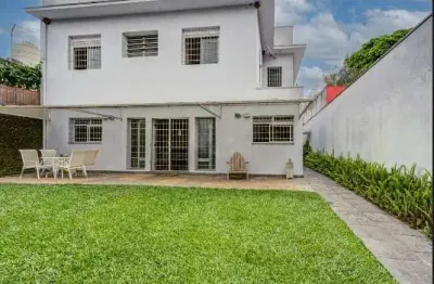 Casa de vila com 370 m², 3 quartos sendo 1 suíte à venda no bairro granja julieta.