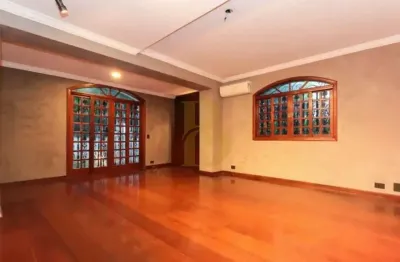 Casa de vila á venda com 240 m², 3 suítes e 2 vagas bairro jardim paulista.