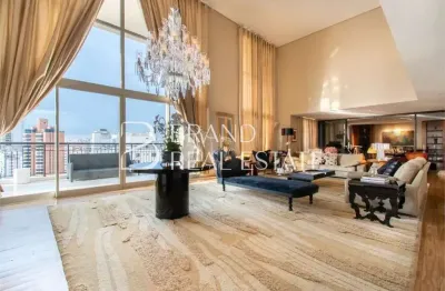 Duplex com 634 m², 5 quartos sendo 5 suítes à venda na Vila Nova Conceição.