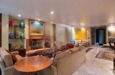 Casa á venda de 356m², com 4 quartos e 02 vagas no bairro jardim europa.