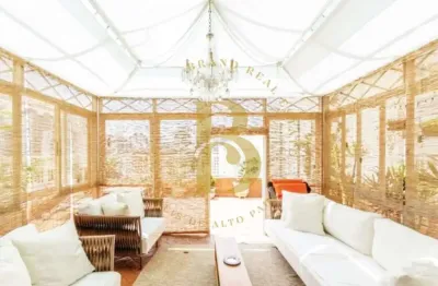 Cobertura á venda, com vista permanente, com 2 suítes e 2 vagas no jardim américa.