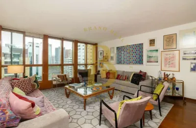 Apartamento á venda no jd paulista, 256m², 3 dormitórios, 3 vagas, andar alto.