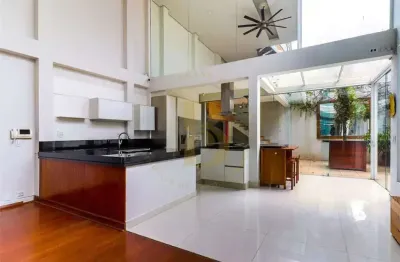 Casa á venda de 300 m², 3 quartos,  e 2 vagas á venda no bairro jardim paulista.