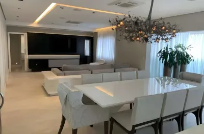 Apartamento com 237 m², 3 quartos sendo 3 suítes à venda no bairro moema pássaros.