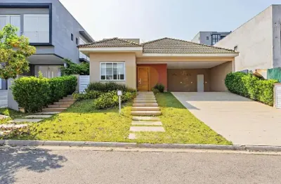 Casa de condomínio com 250 m², 3 quartos sendo 3 suítes à venda no bairro alphaville.