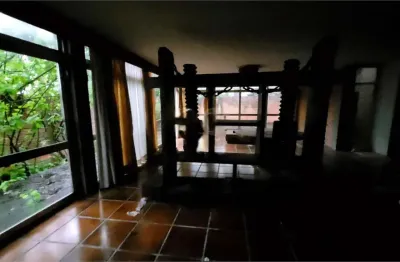 Casa de vila com 300 m², 3 quartos sendo 3 suítes à venda no bairro granja julieta.