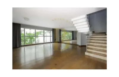 Apartamento duplex de 223m² à venda no jardim paulista com 3 quartos e 2 vagas.