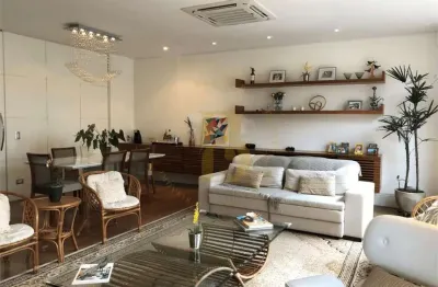 Casa em condomínio fechado no campo belo, 223m², 3 suítes, 5 vagas.