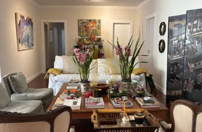 Apartamento com 240 m², 3 quartos sendo 1 suíte à venda no bairro Jardim Paulista.