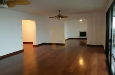 Apartamento espaçoso, com linda varanda, localizado no alto da boa vista.