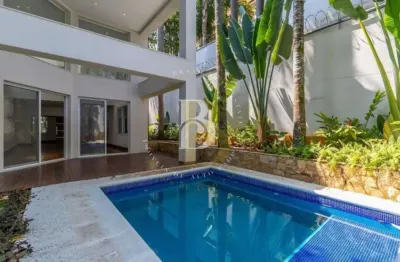 Primorosa casa em condomínio fechado, localizado no alto da boa vista.