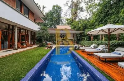 Casa de condomínio com 680 m², 5 quartos sendo 5 suítes à venda no bairro santo amaro.