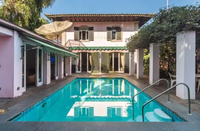 Casa com 568 m², 4 quartos sendo 1 suíte à venda no alto de pinheiros.