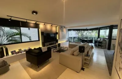 Apartamento com 247 m², 4 quartos sendo 2 suítes à venda no bairro aclimação.