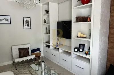 Sobrado com 3 suítes, vagas para 3 carros com piscina no jardim da glória