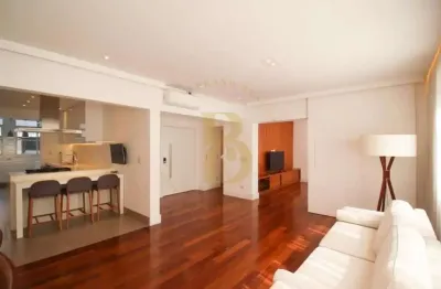 Apartamento reformado á venda de 137m², com 2 suítes no itaim bibi