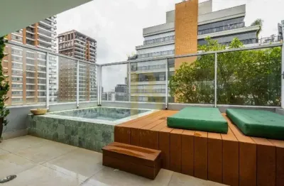 Cobertura reformada para locação de 169m², com 2 suítes e 3 vagas no itaim bibi