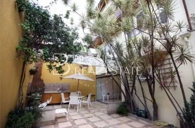 Casa de condomínio em excelente localização no Alto da Boa Vista.