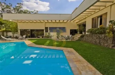 Casa de vila com 1350 m², 5 quartos sendo 5 suítes à venda no bairro morumbi.