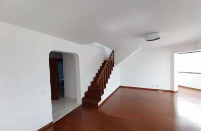 Cobertura à venda em moema, totalmente reformada. oportunidade única.