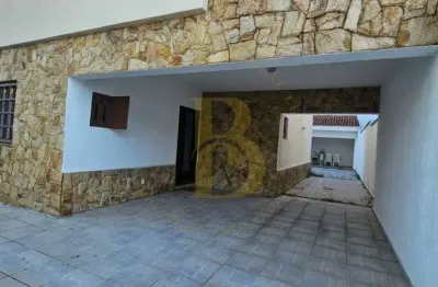 Casa á venda de 220m², com 04 dormitórios e 05 vagas no bairro city campo grande