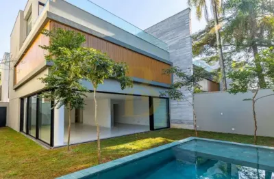 Casa de condomínio com 867 m², 4 quartos sendo 4 suítes à venda no bairro brooklin.