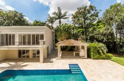 Casa de condomínio com 1100 m², 4 quartos sendo 4 suítes à venda no bairro chácara flora.