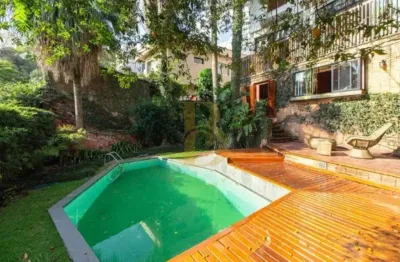 Casa á venda de 369 m², com 4 quartos e 2 vagas no bairro sumarezinho.