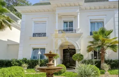 Magnifica casa em condomínio fechado, localizada na chácara santo antônio (zona sul)