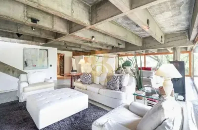 Casa de vila com 777 m², 5 quartos sendo 2 suítes à venda no bairro morumbi.