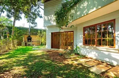 Casa de condomínio com 580 m², 4 quartos sendo 4 suítes à venda no bairro jardim cordeiro.
