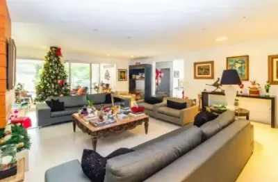 Casa de condomínio com 562 m², 6 quartos sendo 6 suítes à venda no bairro vila andrade.