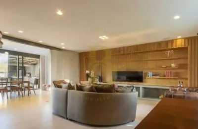 Casa de vila com 430 m², 5 quartos sendo 5 suítes à venda no bairro cidade jardim.