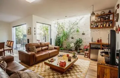 Casa com 220 m², 3 quartos sendo 2 suítes à venda no bairro campo belo.