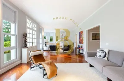 Casa de vila com 786 m², 4 quartos sendo 4 suítes à venda no jardim guedala.