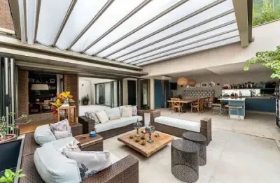 Casa de condomínio com 495 m², 3 quartos sendo 3 suítes à venda no bairro alto de pinheiros.