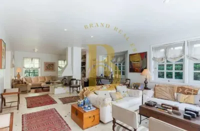 Casa á venda de 700m², com 04 dormitórios e 04 vagas no paineiras do morumbi sp